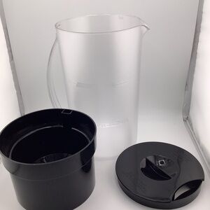 The Ice Tea Pot by Mr Coffee 2 Qt Black Pitcher/Carafe